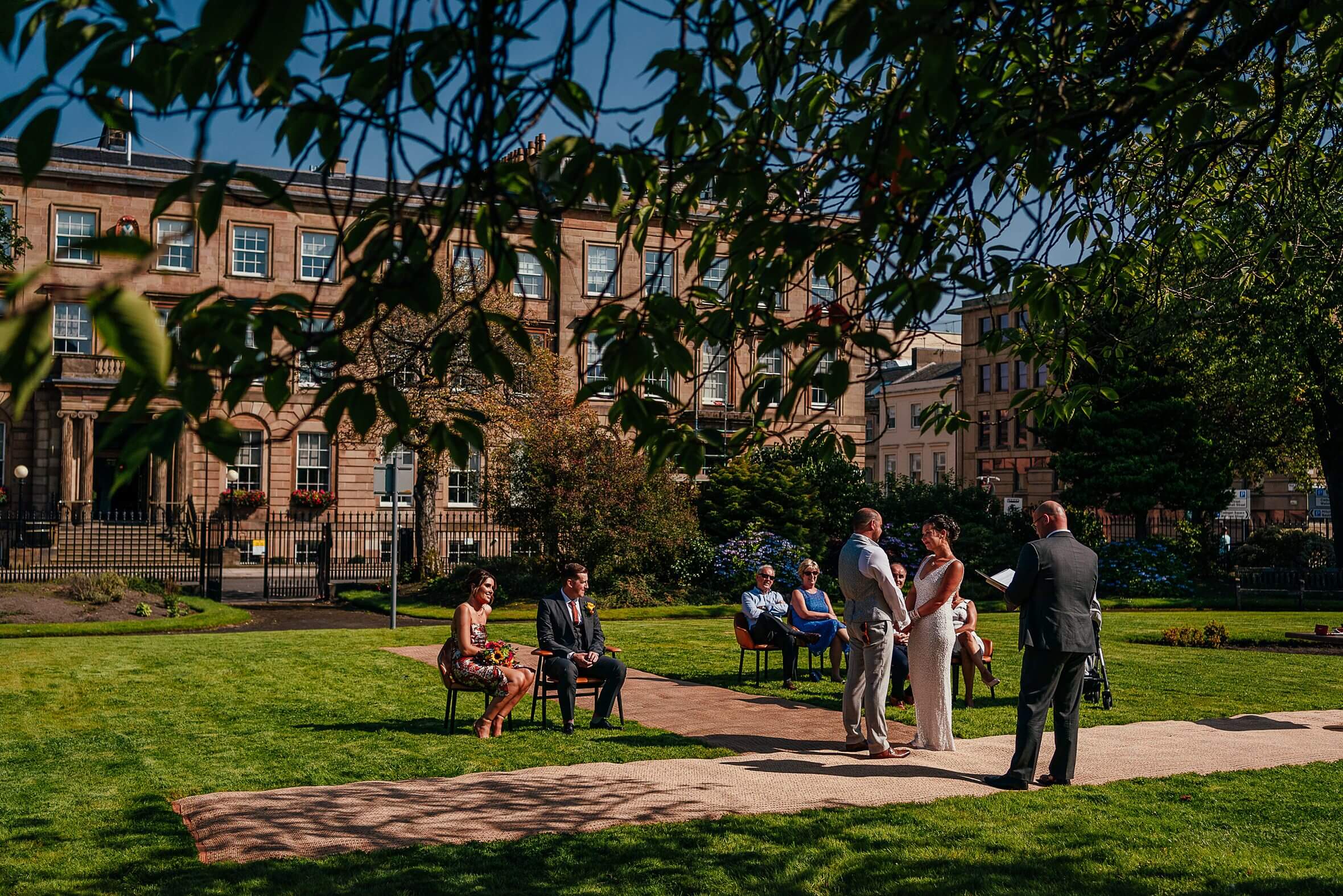 micro wedding scotland ceremony in glasgow city centre outdoors
